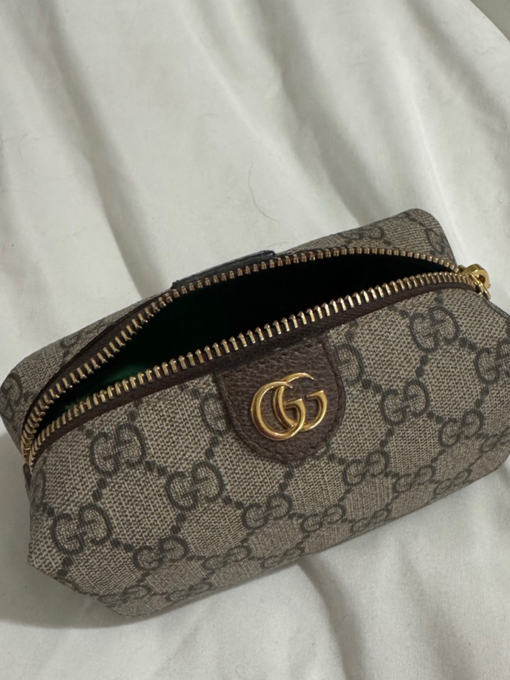 Gucci GG Supreme Cosmetic Pouch in Beige/Brown